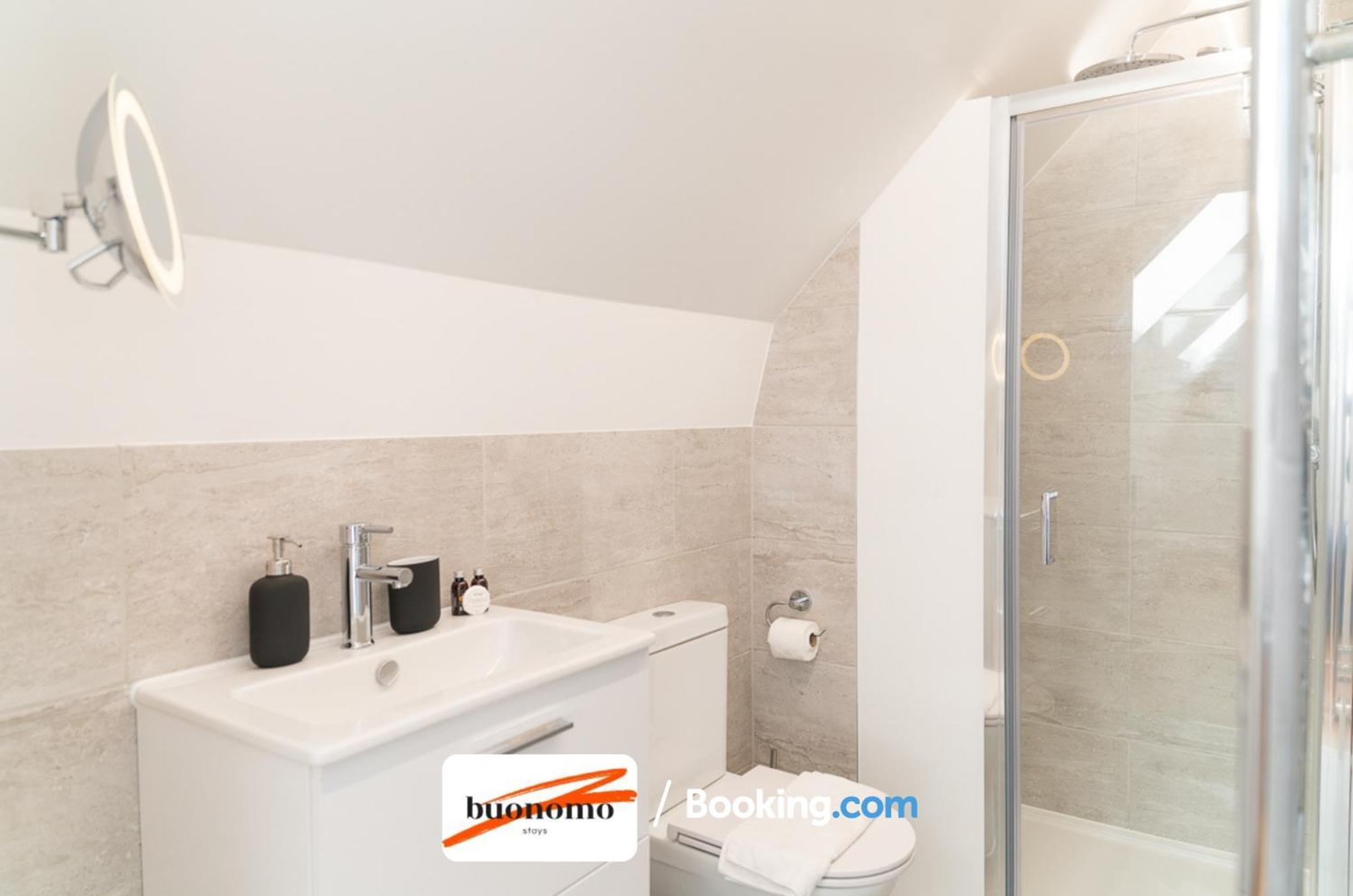 Two Bedroom Apartment At Buonomo Stays Short Lets & Serviced Accommodation Londýn Exteriér fotografie