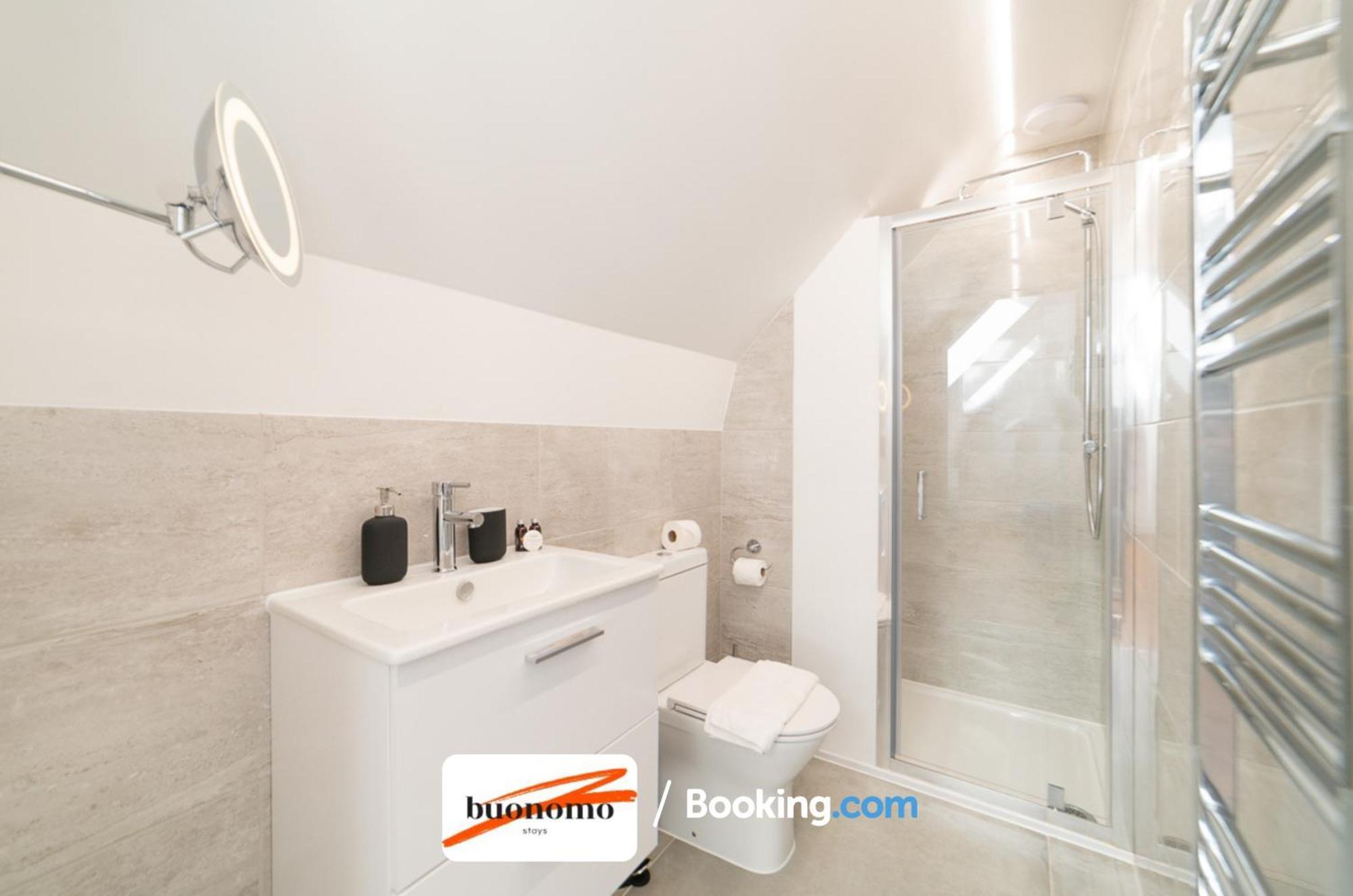 Two Bedroom Apartment At Buonomo Stays Short Lets & Serviced Accommodation Londýn Exteriér fotografie